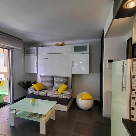Apartman Le Capitole Studio Cabine 25M2 Climatise Terrasse Fréjus