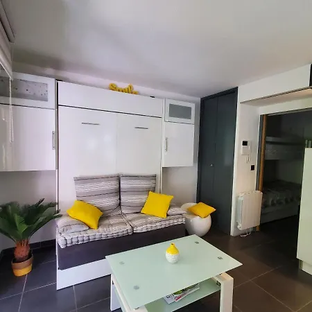 Le Capitole Studio Cabine 25m2 Climatise Terrasse Appartamento Fréjus